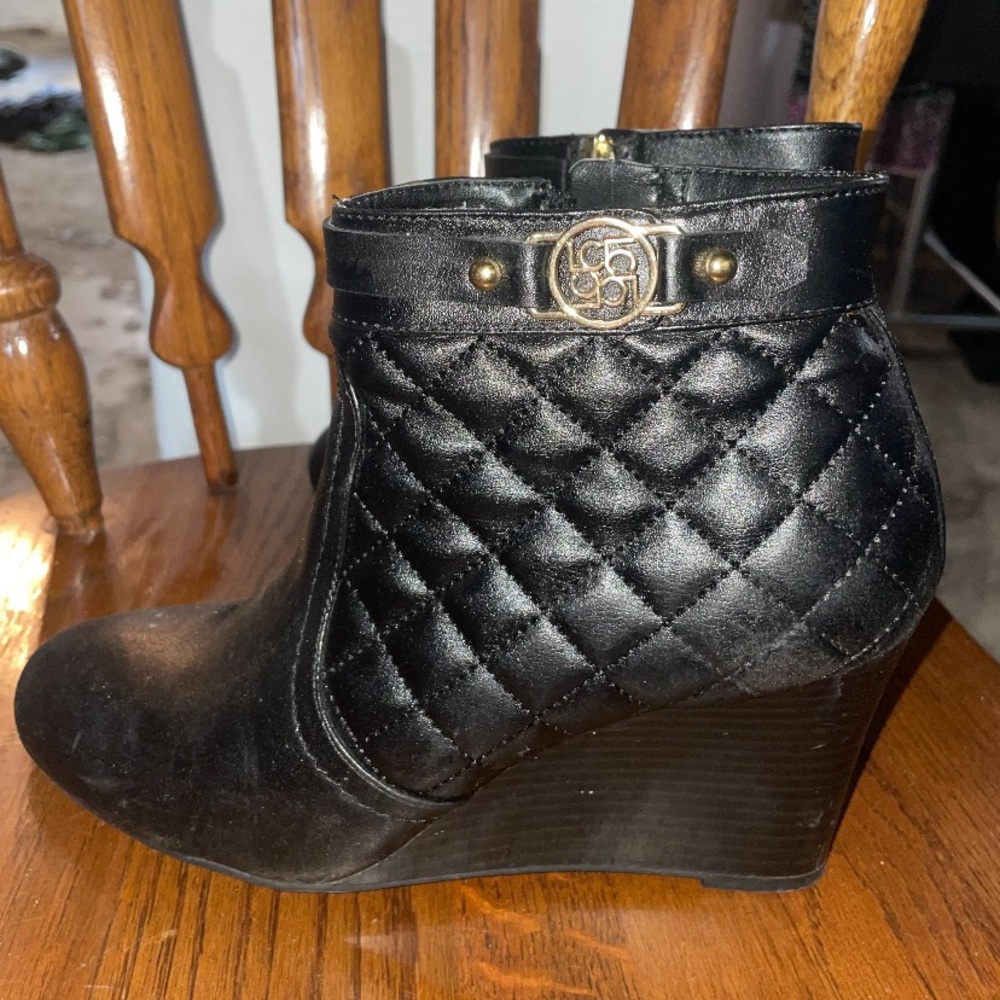 BLACK BOOTIES